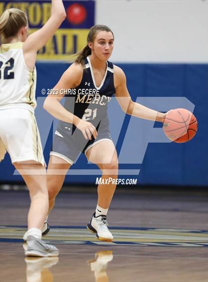 Thumbnail 3 in Sutherland vs. Our Lady of Mercy (Section 5 Class A Semifinal) photogallery.
