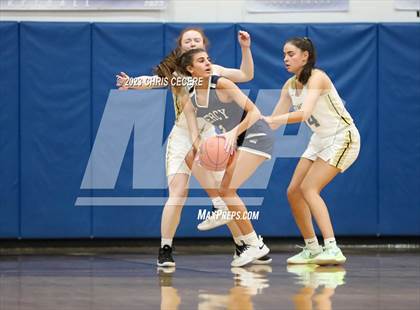 Thumbnail 3 in Sutherland vs. Our Lady of Mercy (Section 5 Class A Semifinal) photogallery.