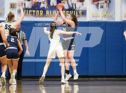 Thumbnail 2 in Sutherland vs. Our Lady of Mercy (Section 5 Class A Semifinal) photogallery.