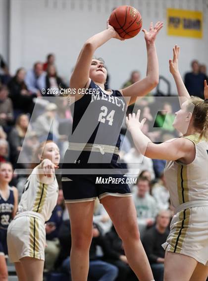 Thumbnail 2 in Sutherland vs. Our Lady of Mercy (Section 5 Class A Semifinal) photogallery.