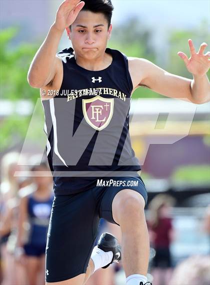 Thumbnail 2 in Faith Lutheran vs Spring Valley photogallery.