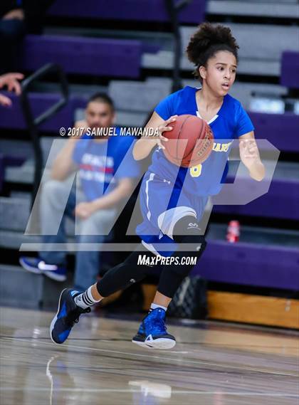 Thumbnail 1 in St. Bernard vs Los Altos photogallery.