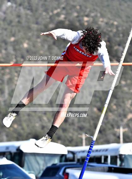 Thumbnail 1 in Questa Invitational photogallery.