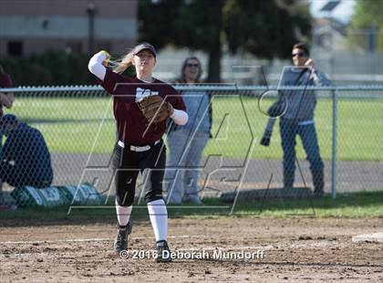 Thumbnail 1 in Sheldon @ Willamette (Game 1) photogallery.