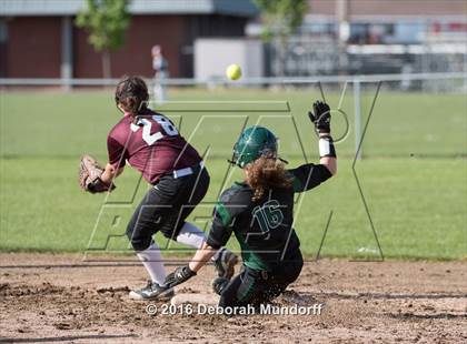 Thumbnail 2 in Sheldon @ Willamette (Game 1) photogallery.