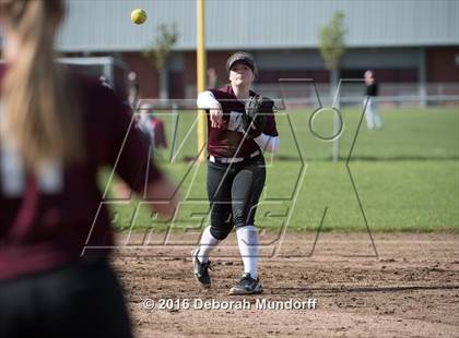 Thumbnail 3 in Sheldon @ Willamette (Game 1) photogallery.