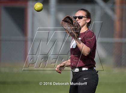 Thumbnail 3 in Sheldon @ Willamette (Game 1) photogallery.