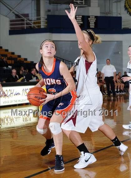Thumbnail 2 in Benton vs Carterville (Marion Lady Wildcat Invitational) photogallery.
