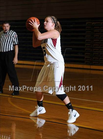 Thumbnail 1 in Benton vs Carterville (Marion Lady Wildcat Invitational) photogallery.