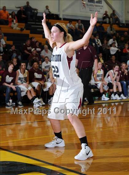 Thumbnail 2 in Benton vs Carterville (Marion Lady Wildcat Invitational) photogallery.