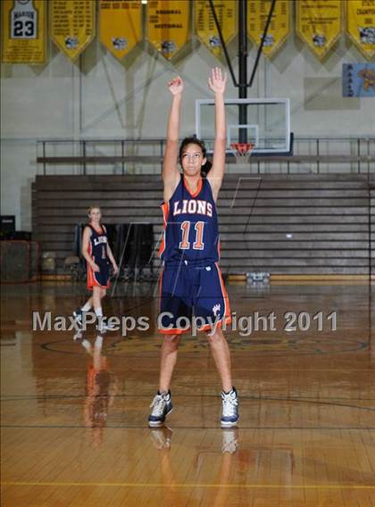 Thumbnail 3 in Benton vs Carterville (Marion Lady Wildcat Invitational) photogallery.