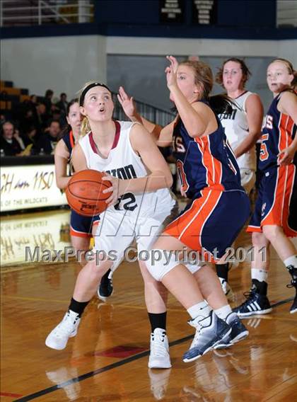 Thumbnail 2 in Benton vs Carterville (Marion Lady Wildcat Invitational) photogallery.