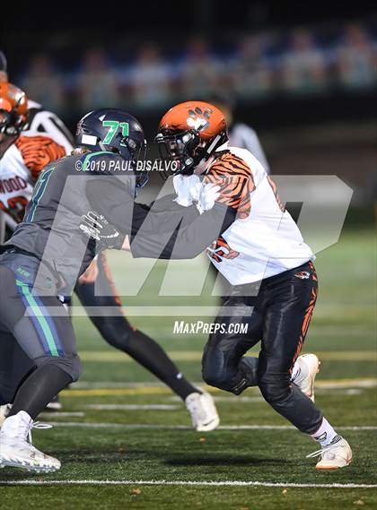 Thumbnail 3 in Lakewood @ ThunderRidge (CHSAA 5a 1st Round) photogallery.