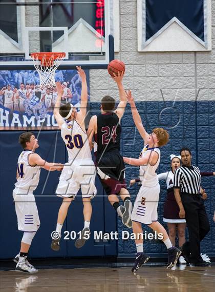 Thumbnail 2 in Bayfield vs. Alamosa (CHSAA 3A Consolation) photogallery.