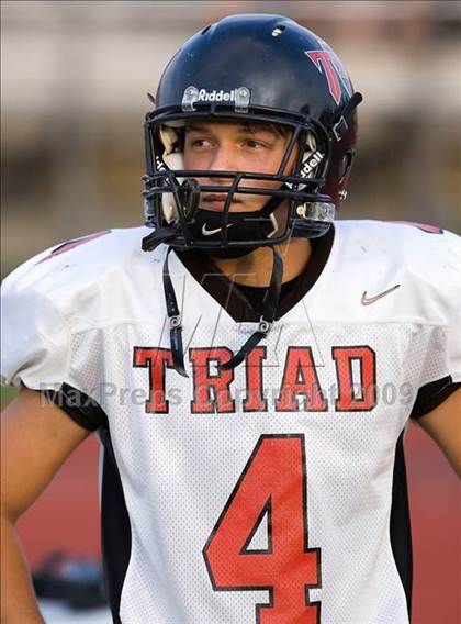 Thumbnail 1 in Triad @ Collinsville photogallery.
