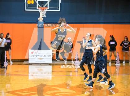 Thumbnail 2 in Wagner vs. O'Connor (UIL 6A Bi-District) photogallery.