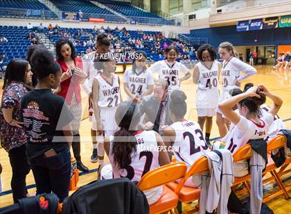 Thumbnail 2 in Wagner vs. O'Connor (UIL 6A Bi-District) photogallery.