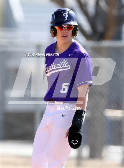 Thumbnail 1 in Fayetteville vs Lake Oswego (Coach Bob National Invitational) photogallery.