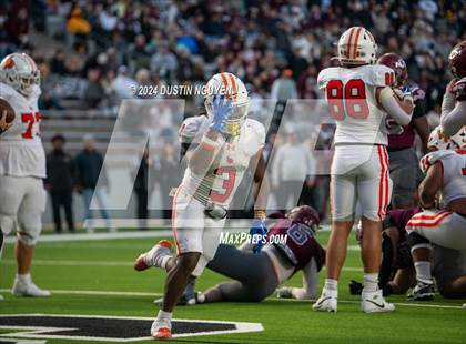 Thumbnail 3 in A&M Consolidated vs. La Porte (UIL Football 5A D1 Region III Semifinal) photogallery.