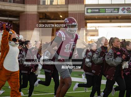 Thumbnail 3 in A&M Consolidated vs. La Porte (UIL Football 5A D1 Region III Semifinal) photogallery.