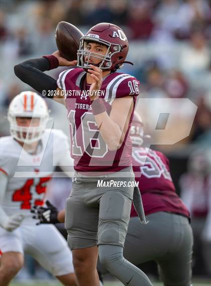 Thumbnail 2 in A&M Consolidated vs. La Porte (UIL Football 5A D1 Region III Semifinal) photogallery.