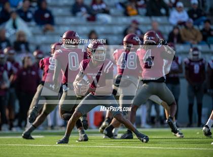 Thumbnail 3 in A&M Consolidated vs. La Porte (UIL Football 5A D1 Region III Semifinal) photogallery.