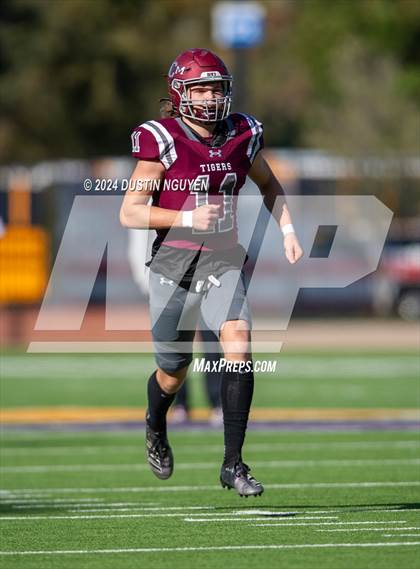 Thumbnail 2 in A&M Consolidated vs. La Porte (UIL Football 5A D1 Region III Semifinal) photogallery.