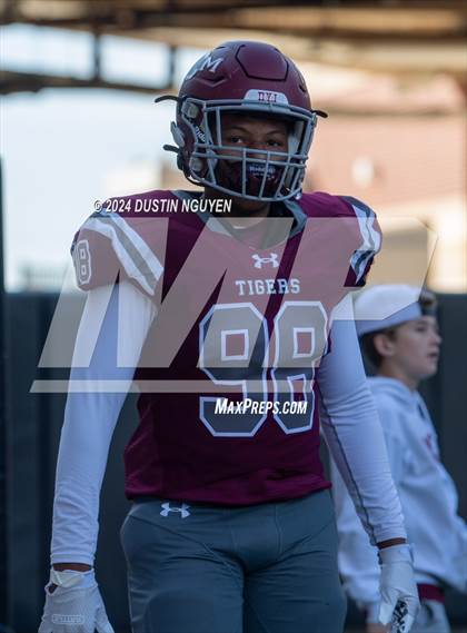 Thumbnail 2 in A&M Consolidated vs. La Porte (UIL Football 5A D1 Region III Semifinal) photogallery.