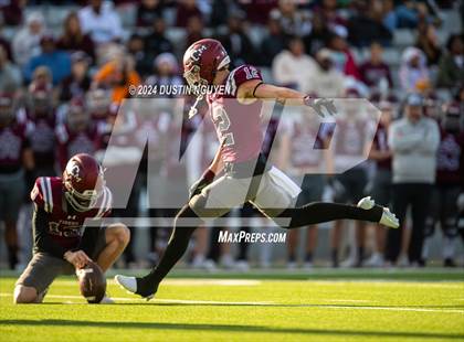 Thumbnail 3 in A&M Consolidated vs. La Porte (UIL Football 5A D1 Region III Semifinal) photogallery.