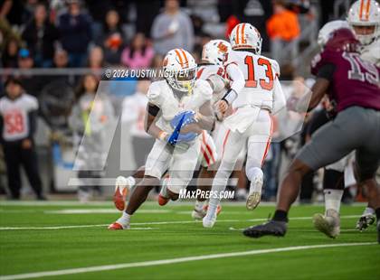 Thumbnail 1 in A&M Consolidated vs. La Porte (UIL Football 5A D1 Region III Semifinal) photogallery.