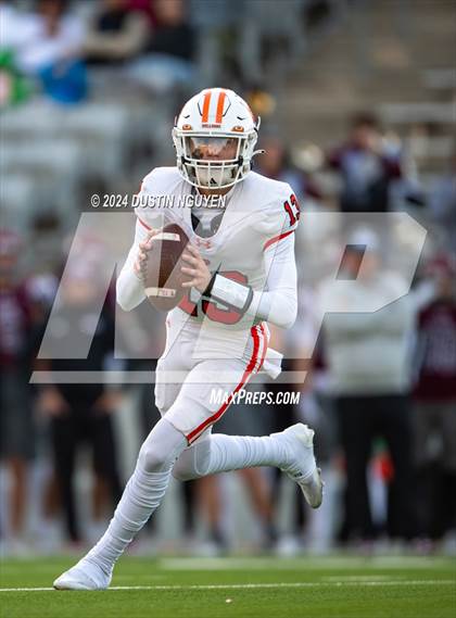 Thumbnail 3 in A&M Consolidated vs. La Porte (UIL Football 5A D1 Region III Semifinal) photogallery.