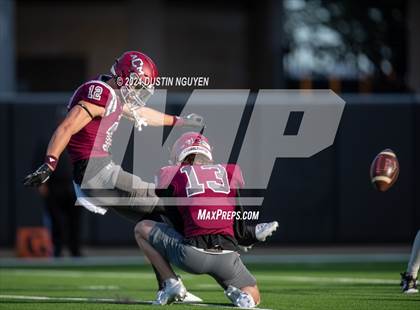 Thumbnail 3 in A&M Consolidated vs. La Porte (UIL Football 5A D1 Region III Semifinal) photogallery.