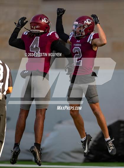 Thumbnail 3 in A&M Consolidated vs. La Porte (UIL Football 5A D1 Region III Semifinal) photogallery.