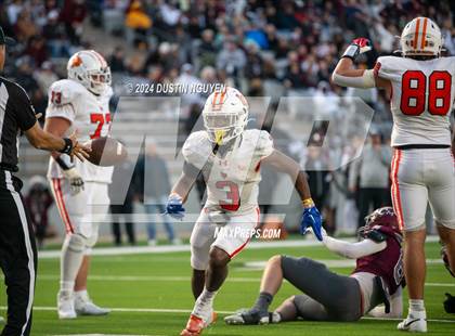 Thumbnail 2 in A&M Consolidated vs. La Porte (UIL Football 5A D1 Region III Semifinal) photogallery.