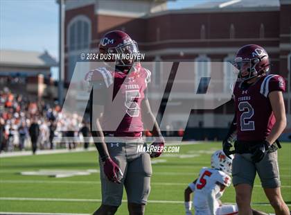 Thumbnail 2 in A&M Consolidated vs. La Porte (UIL Football 5A D1 Region III Semifinal) photogallery.
