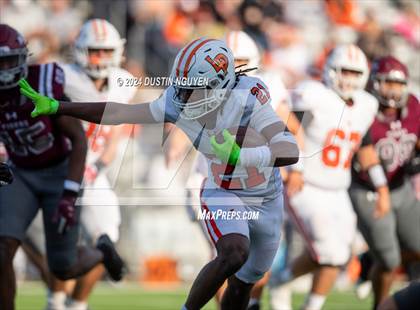 Thumbnail 3 in A&M Consolidated vs. La Porte (UIL Football 5A D1 Region III Semifinal) photogallery.