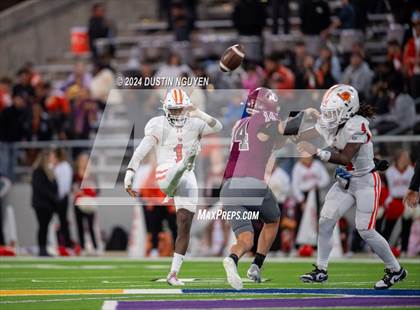 Thumbnail 1 in A&M Consolidated vs. La Porte (UIL Football 5A D1 Region III Semifinal) photogallery.