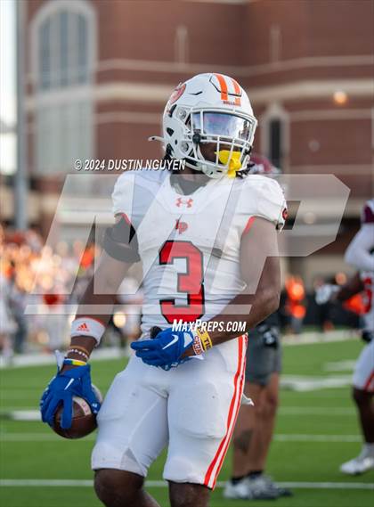Thumbnail 3 in A&M Consolidated vs. La Porte (UIL Football 5A D1 Region III Semifinal) photogallery.