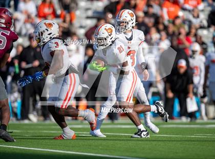 Thumbnail 2 in A&M Consolidated vs. La Porte (UIL Football 5A D1 Region III Semifinal) photogallery.