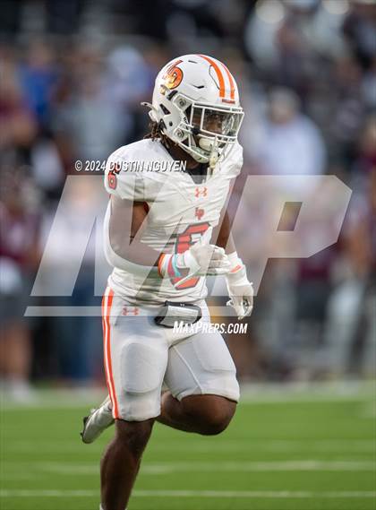 Thumbnail 3 in A&M Consolidated vs. La Porte (UIL Football 5A D1 Region III Semifinal) photogallery.
