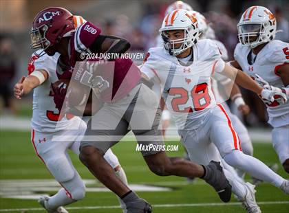 Thumbnail 1 in A&M Consolidated vs. La Porte (UIL Football 5A D1 Region III Semifinal) photogallery.