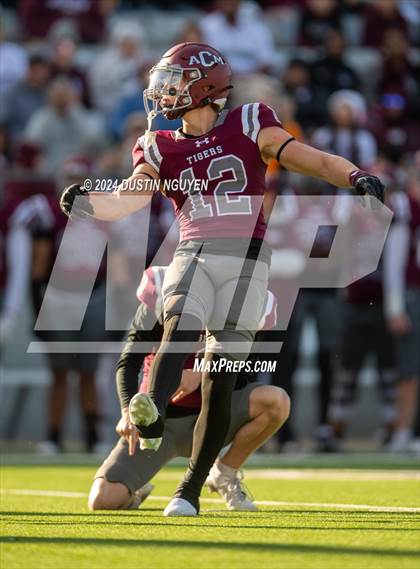 Thumbnail 2 in A&M Consolidated vs. La Porte (UIL Football 5A D1 Region III Semifinal) photogallery.