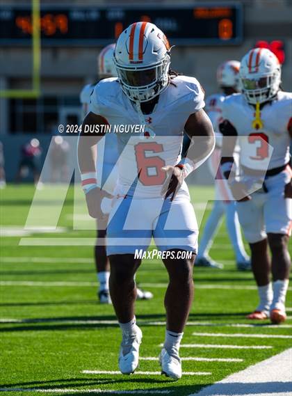 Thumbnail 2 in A&M Consolidated vs. La Porte (UIL Football 5A D1 Region III Semifinal) photogallery.