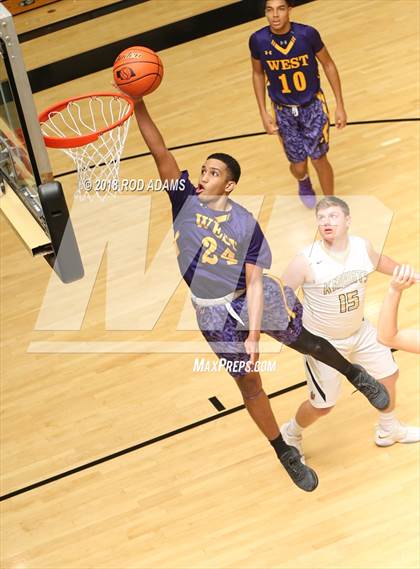 Thumbnail 3 in Bellevue West @ Lincoln Southeast photogallery.