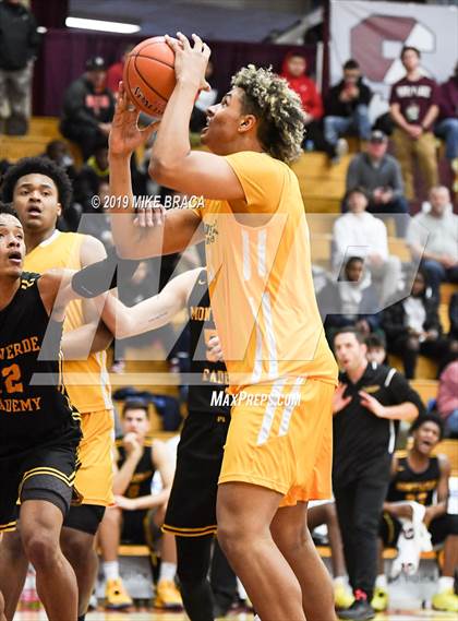 Thumbnail 3 in Woodstock Academy vs. Montverde Academy (Spalding Hoophall Classic) photogallery.