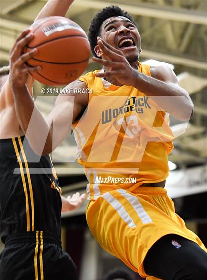 Thumbnail 2 in Woodstock Academy vs. Montverde Academy (Spalding Hoophall Classic) photogallery.