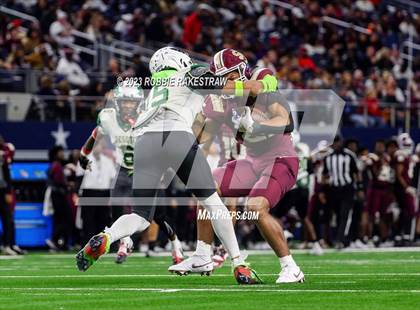 Thumbnail 1 in DeSoto vs. Summer Creek (UIL 6A D2 Football Final) photogallery.
