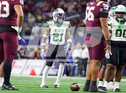 Thumbnail 1 in DeSoto vs. Summer Creek (UIL 6A D2 Football Final) photogallery.
