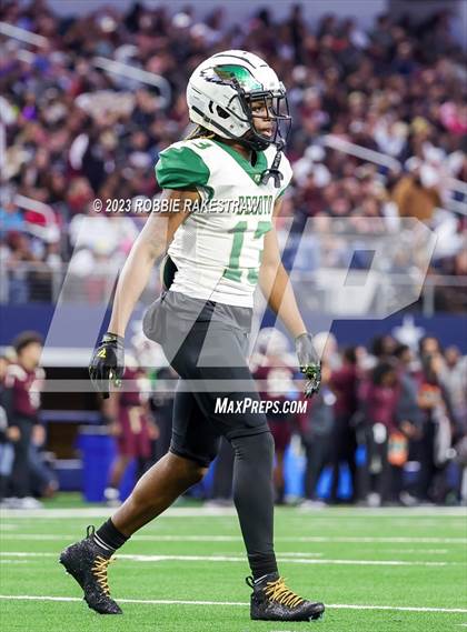 Thumbnail 2 in DeSoto vs. Summer Creek (UIL 6A D2 Football Final) photogallery.