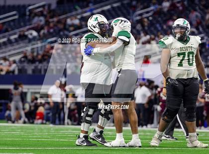 Thumbnail 1 in DeSoto vs. Summer Creek (UIL 6A D2 Football Final) photogallery.